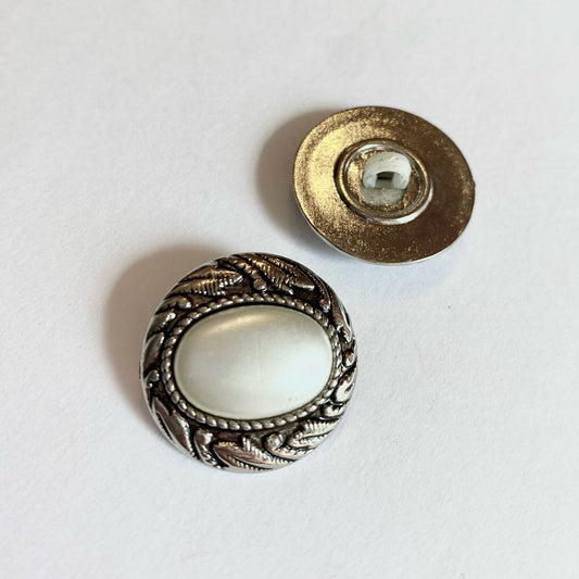 Silver button with pearl 21 mm