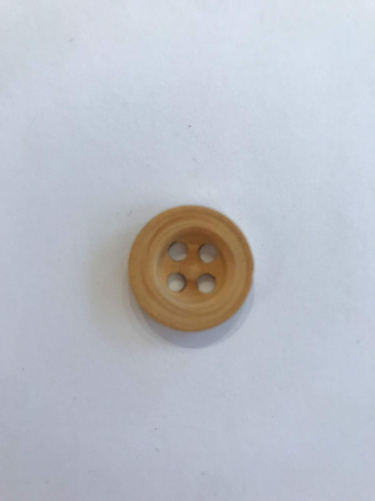 Wooden button 18 mm