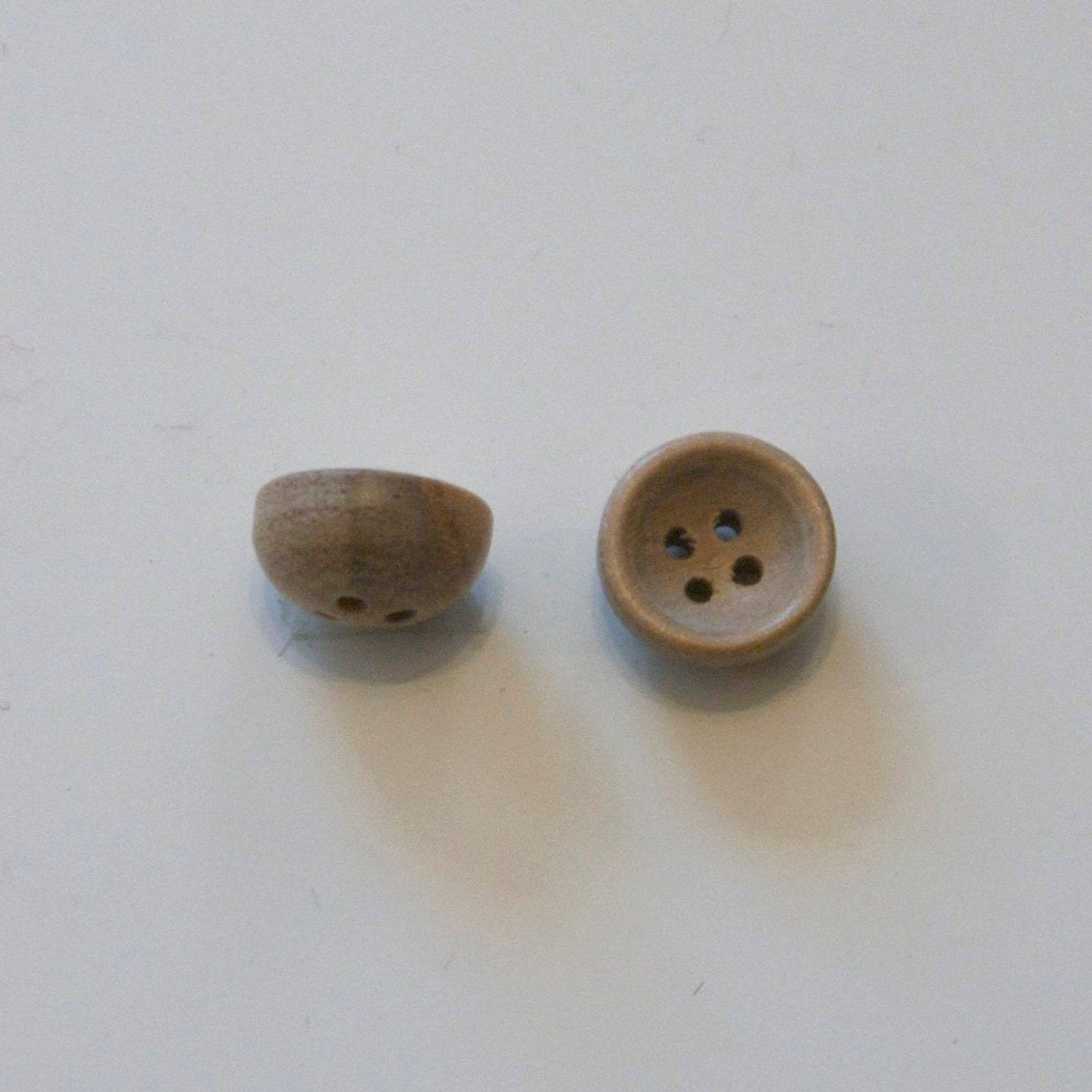 Wooden button 10 mm