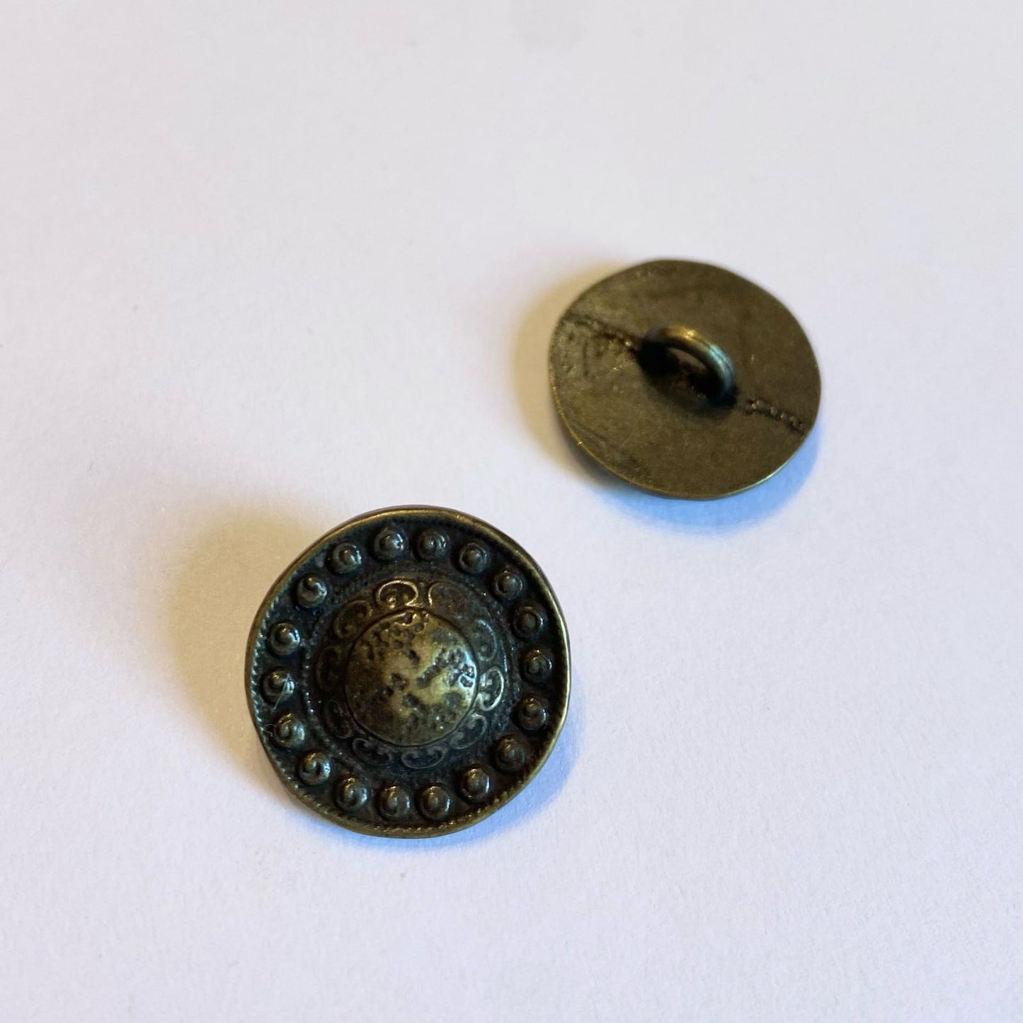 Metal button 17 mm