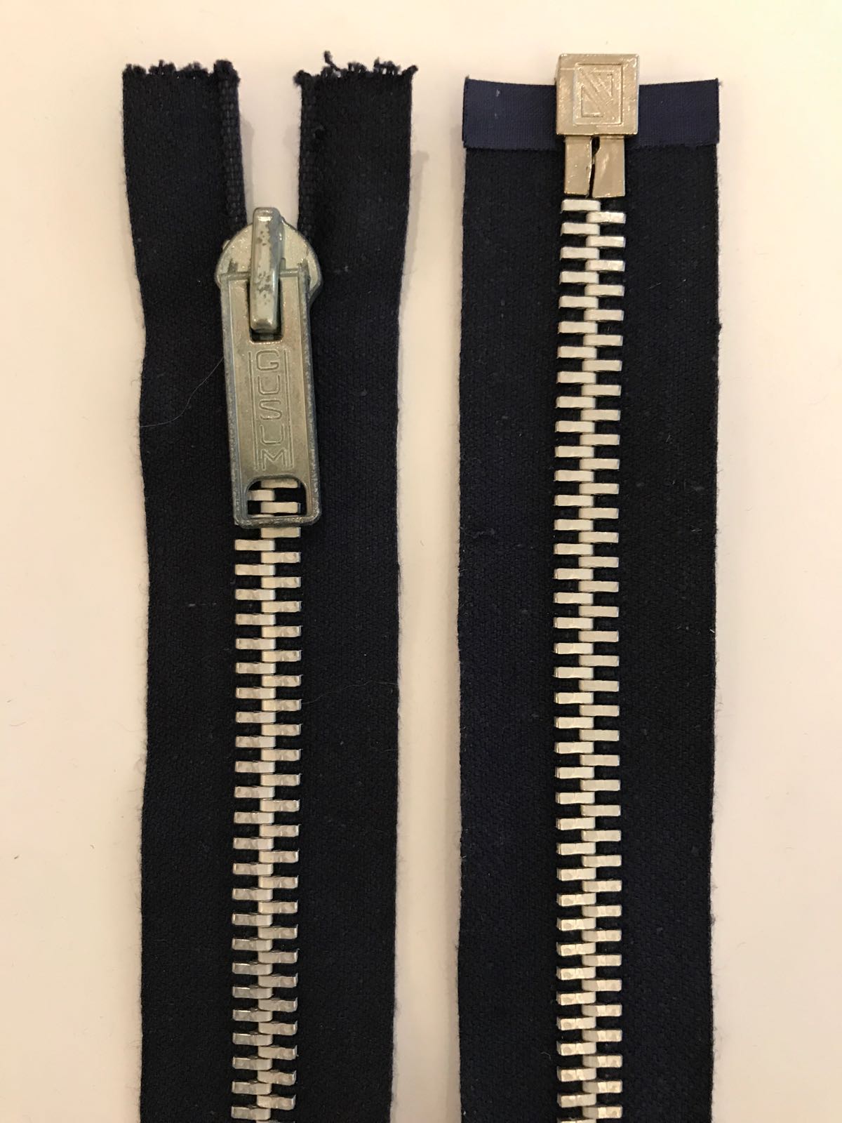 Metal zipper divisible 57 cm
