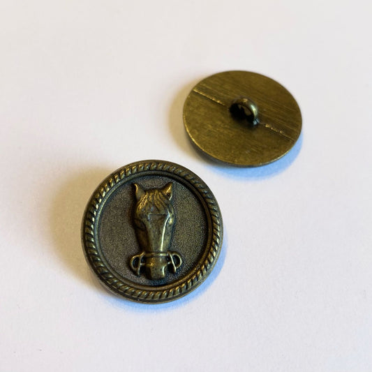 Metal button with horse 28 mm