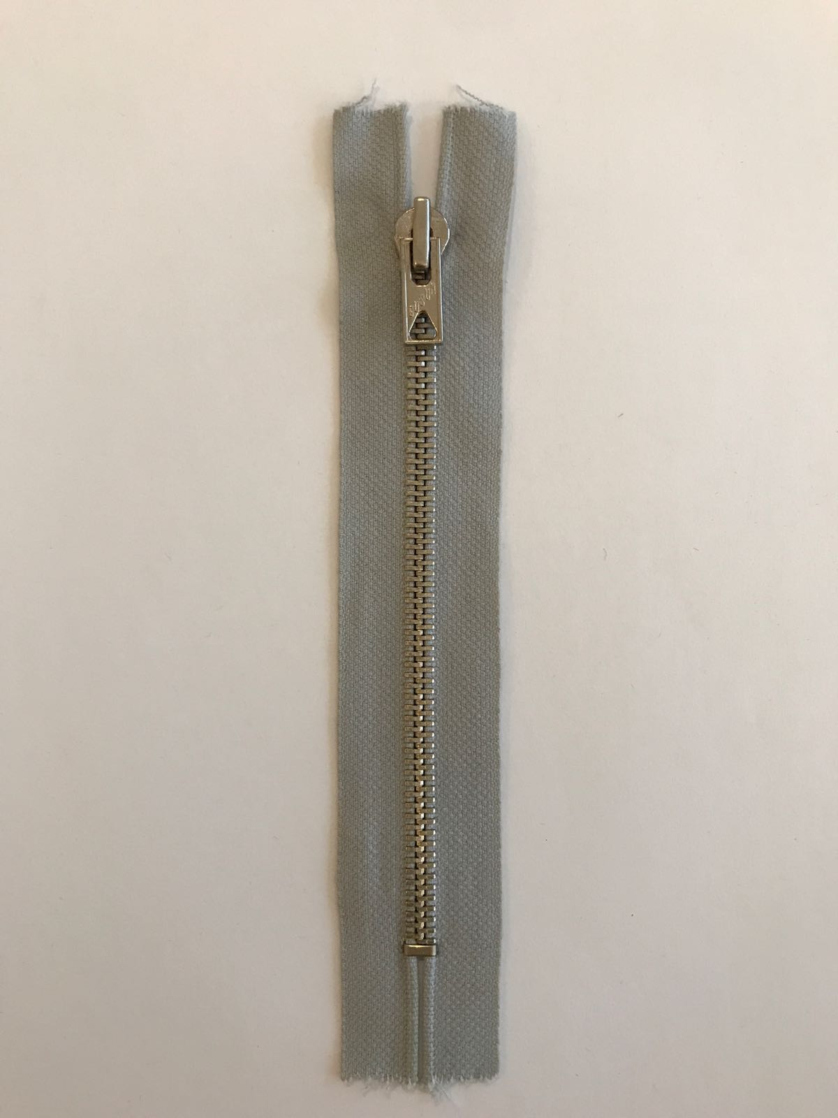 Metal zipper non-divisible 15 cm
