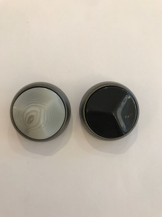 Silver button 34 mm