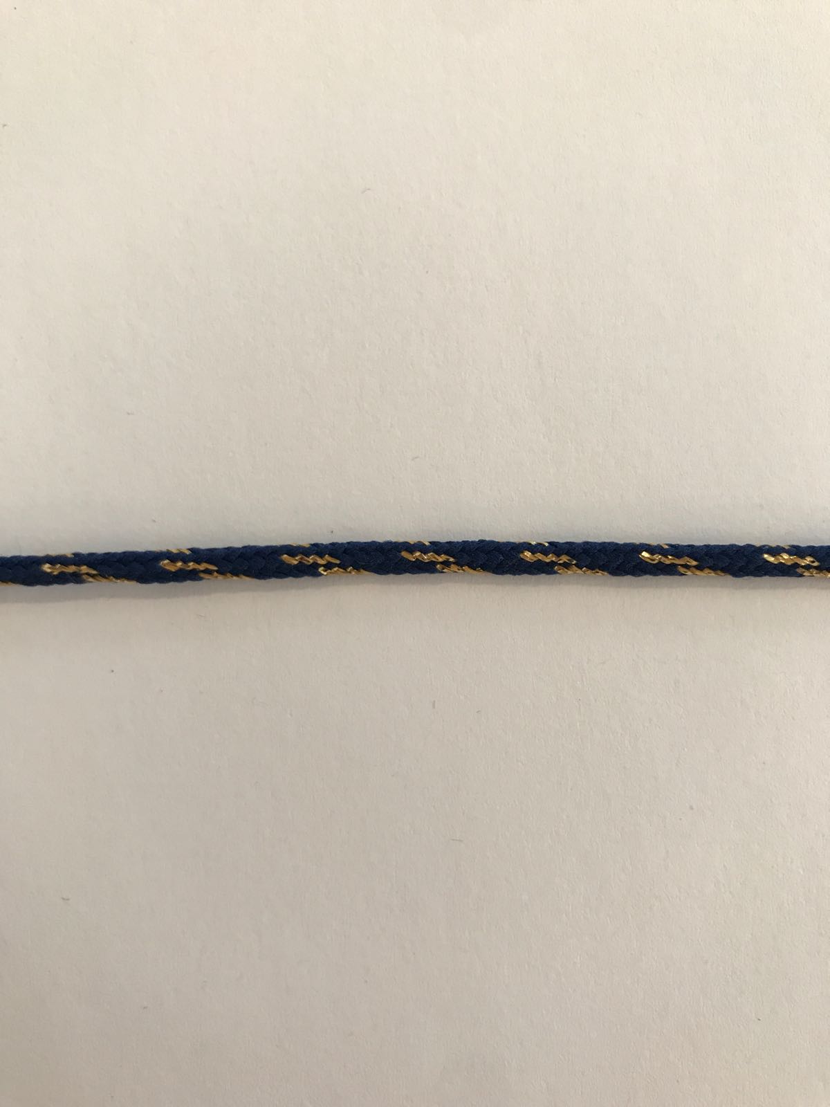 Anorak cord with gold 3 mm