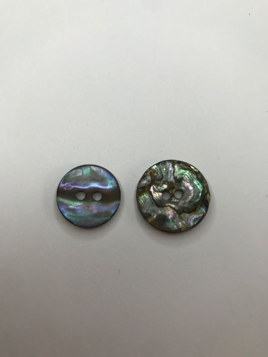 Mother of pearl button 15-17 mm
