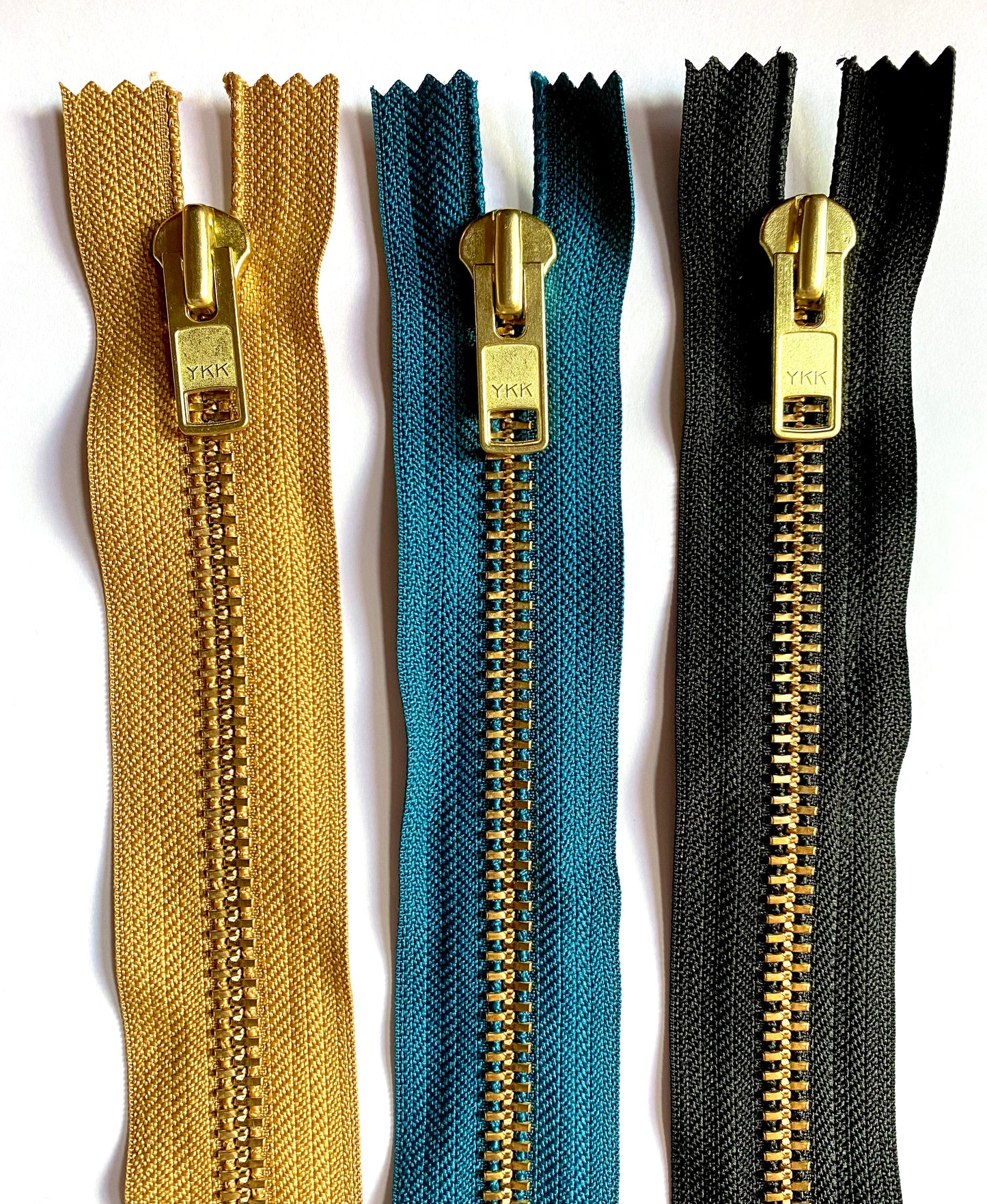 YKK non-separable metal zipper 56.5 cm