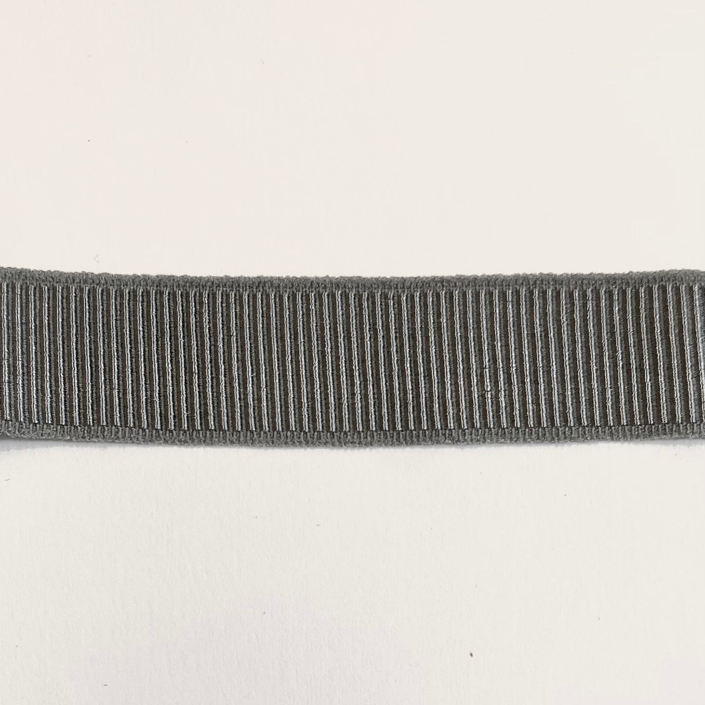 Ribbet elastik 15 mm