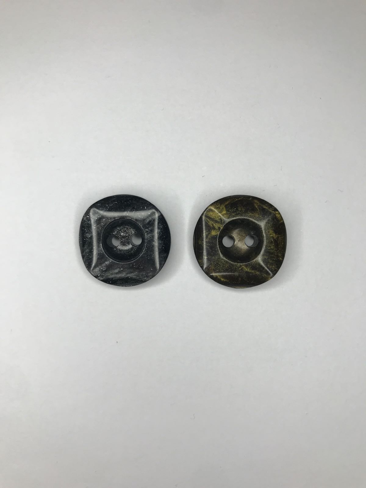 Plastic button with glitter 17 mm