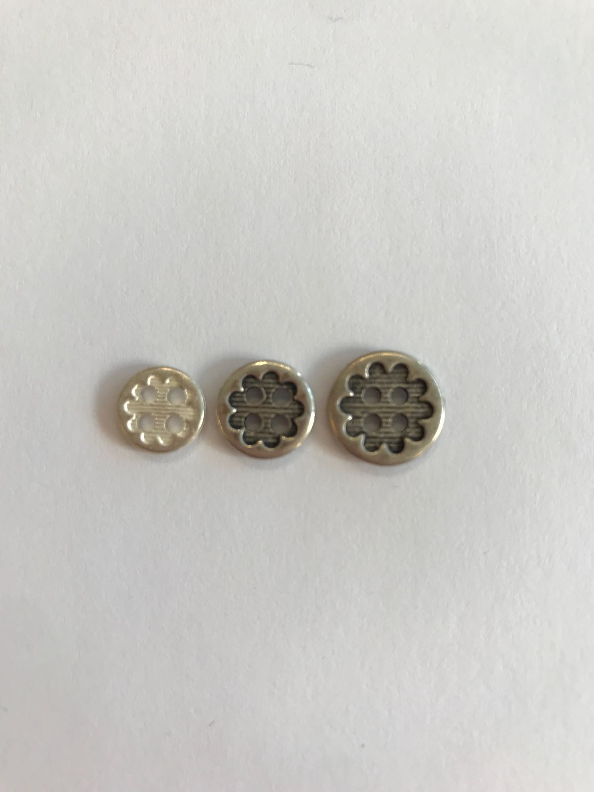 Silver button 9-12 mm