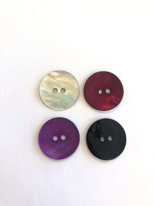 Mother of pearl button 20 mm