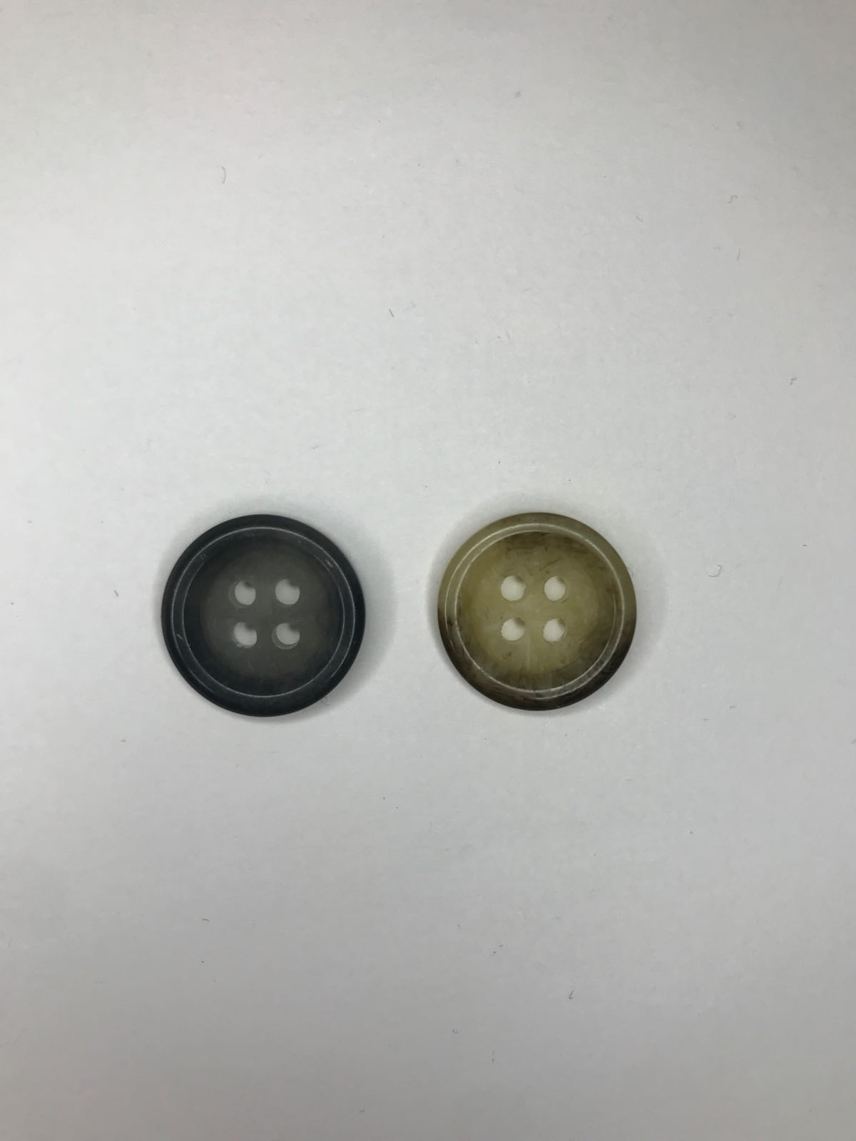 Mottled plastic button 15 mm