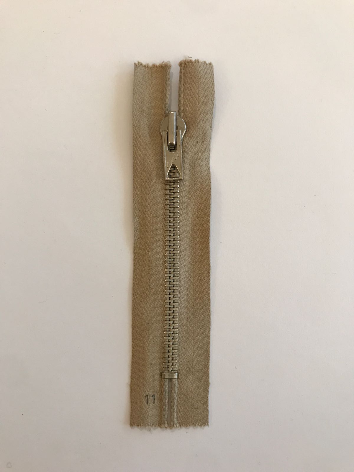 Metal zipper non-divisible 11 cm