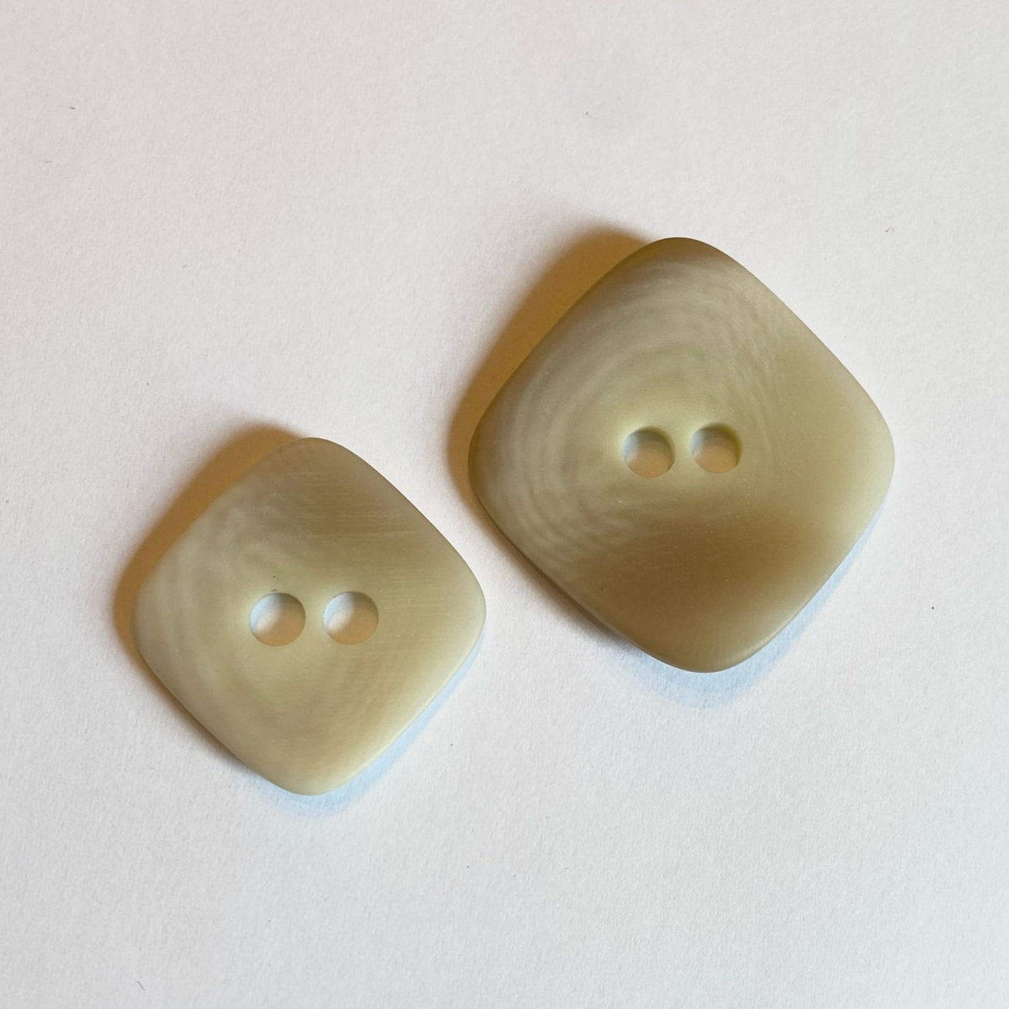Square plastic button 35-45 mm