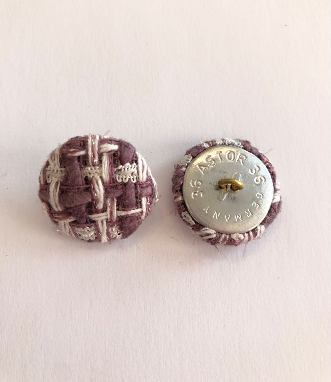 Fabric-covered button 24-40 mm
