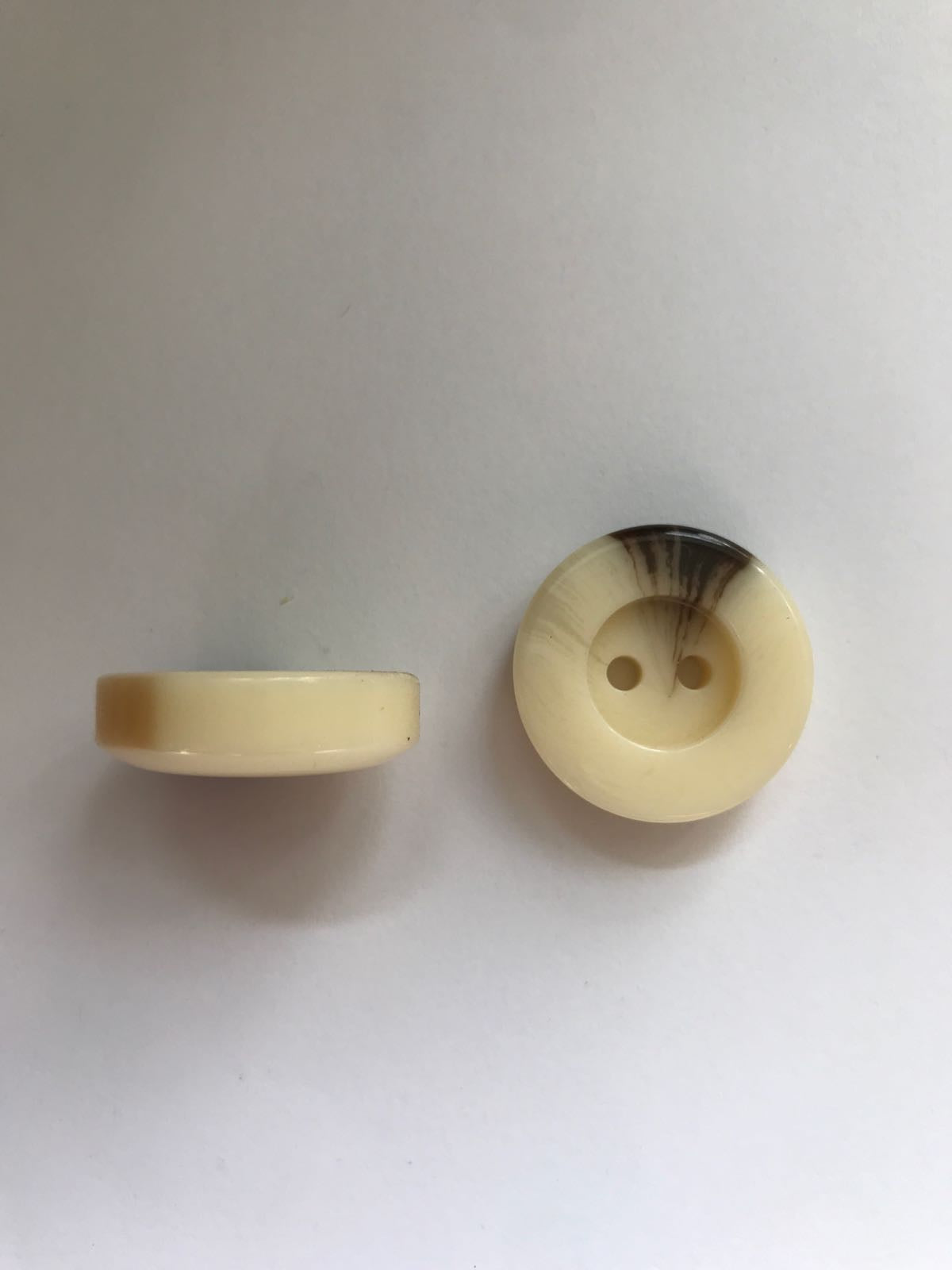 Strong plastic button 25 mm